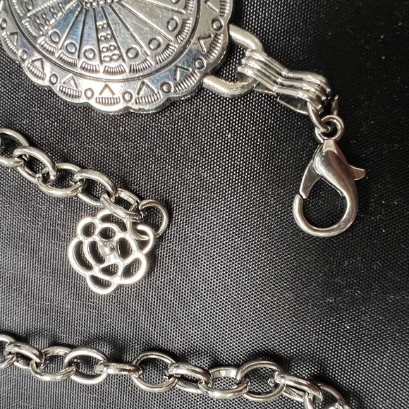 Metal Medalion Belt Ovals Chain Clasp Size Small Shiny Silver - Picture 4 of 10